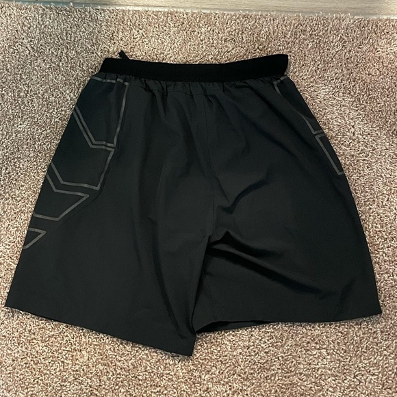 Mens nike Dri-Fit training short. Large - Picture 2 of 2